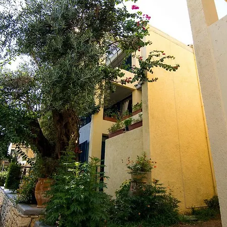 Studio Kirani Apartment *
